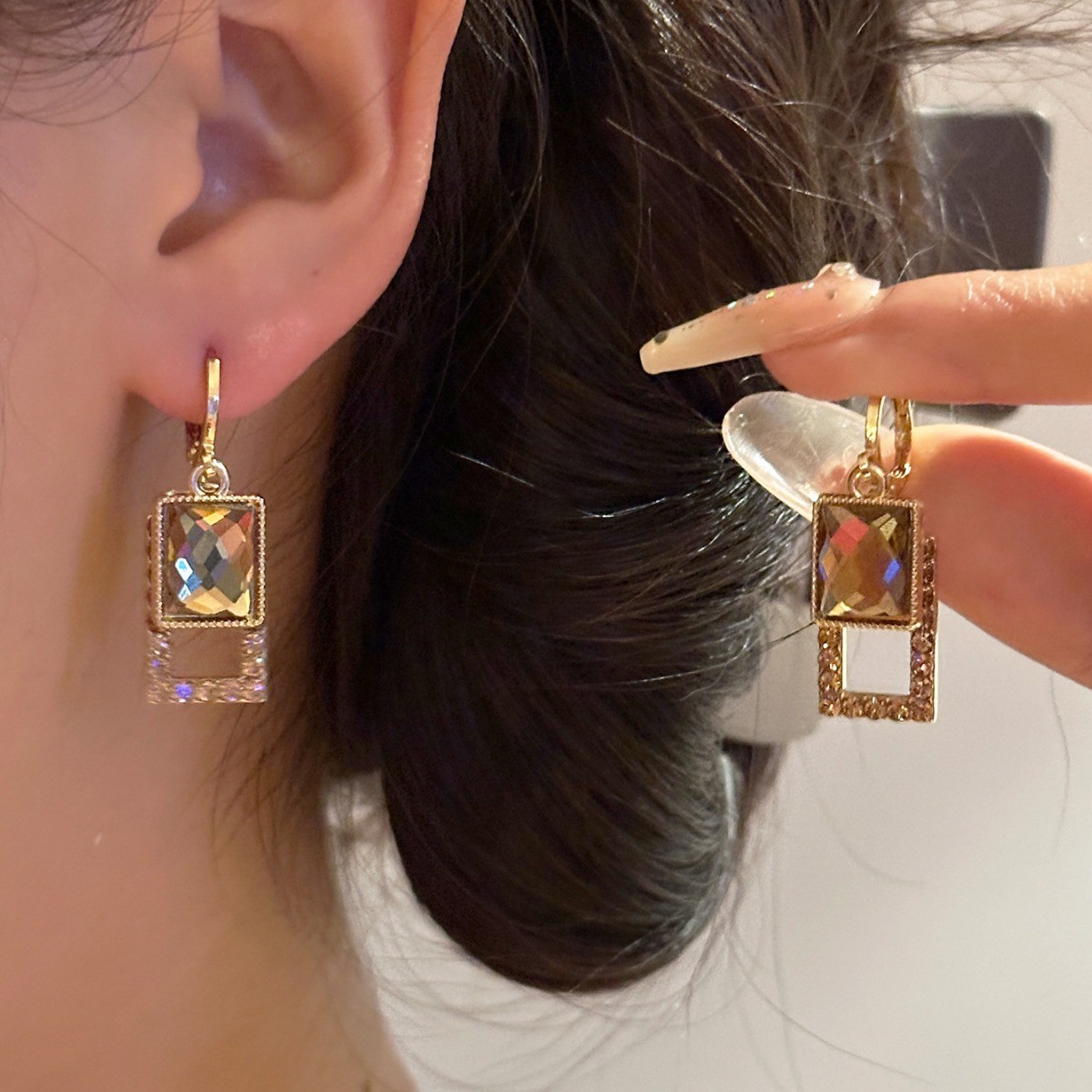 Vintage Fashion Guild - Boucles d'oreilles pendantes en zircon pour