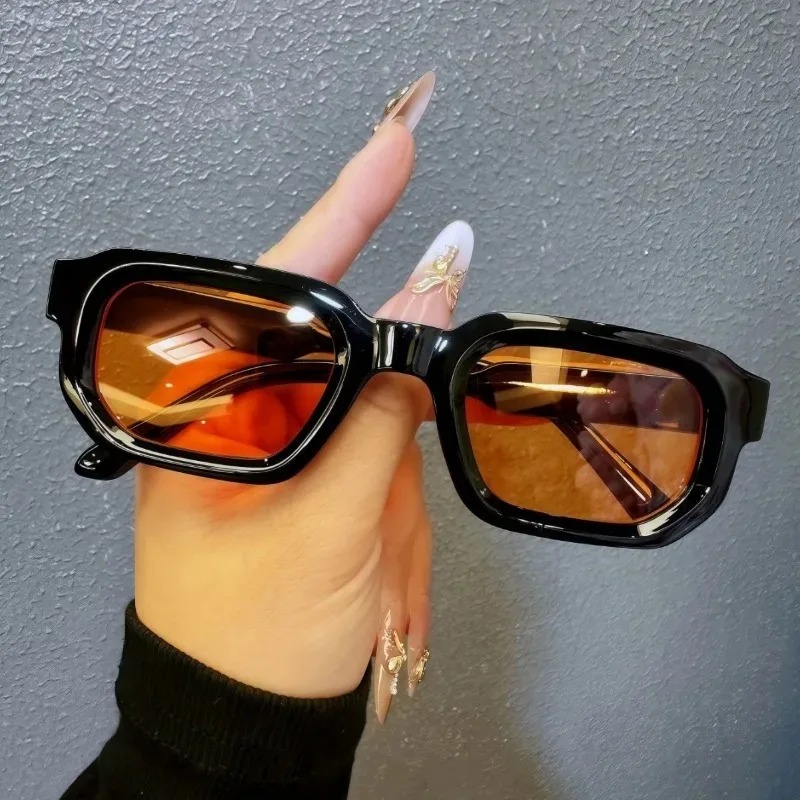 Lunettes de soleil carrées vin - Vintage Fashion Brands avis et prix