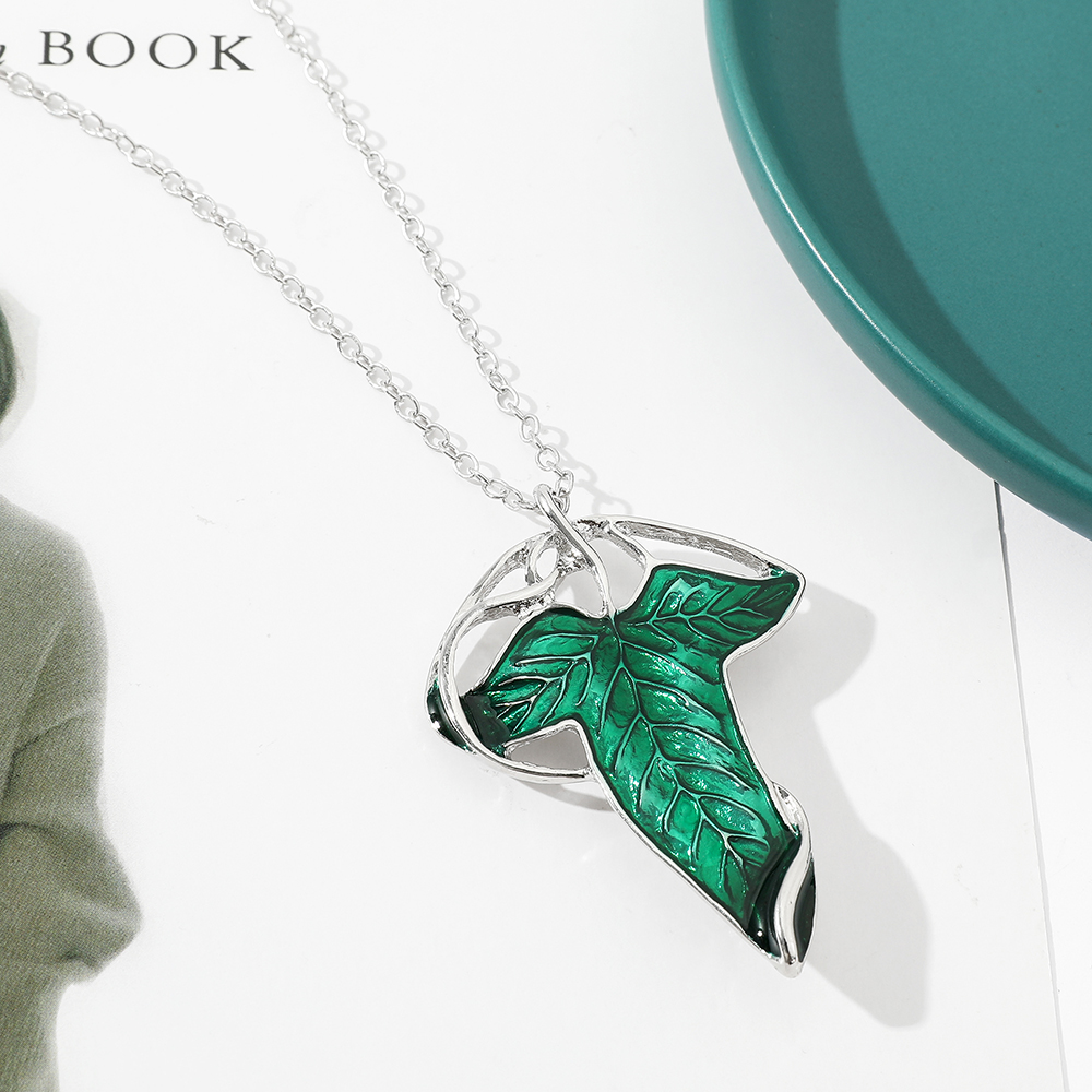 Collier pendentif feuille vert - Vintage Fashion Guild avis et prix
