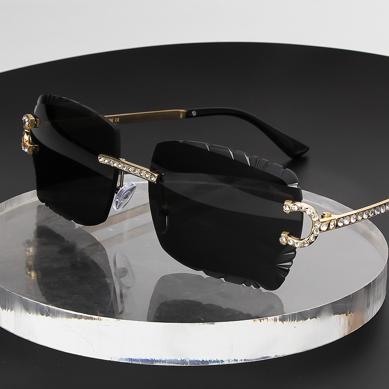 Lunettes de soleil carrées san - Vintage Fashion Brands avis et prix